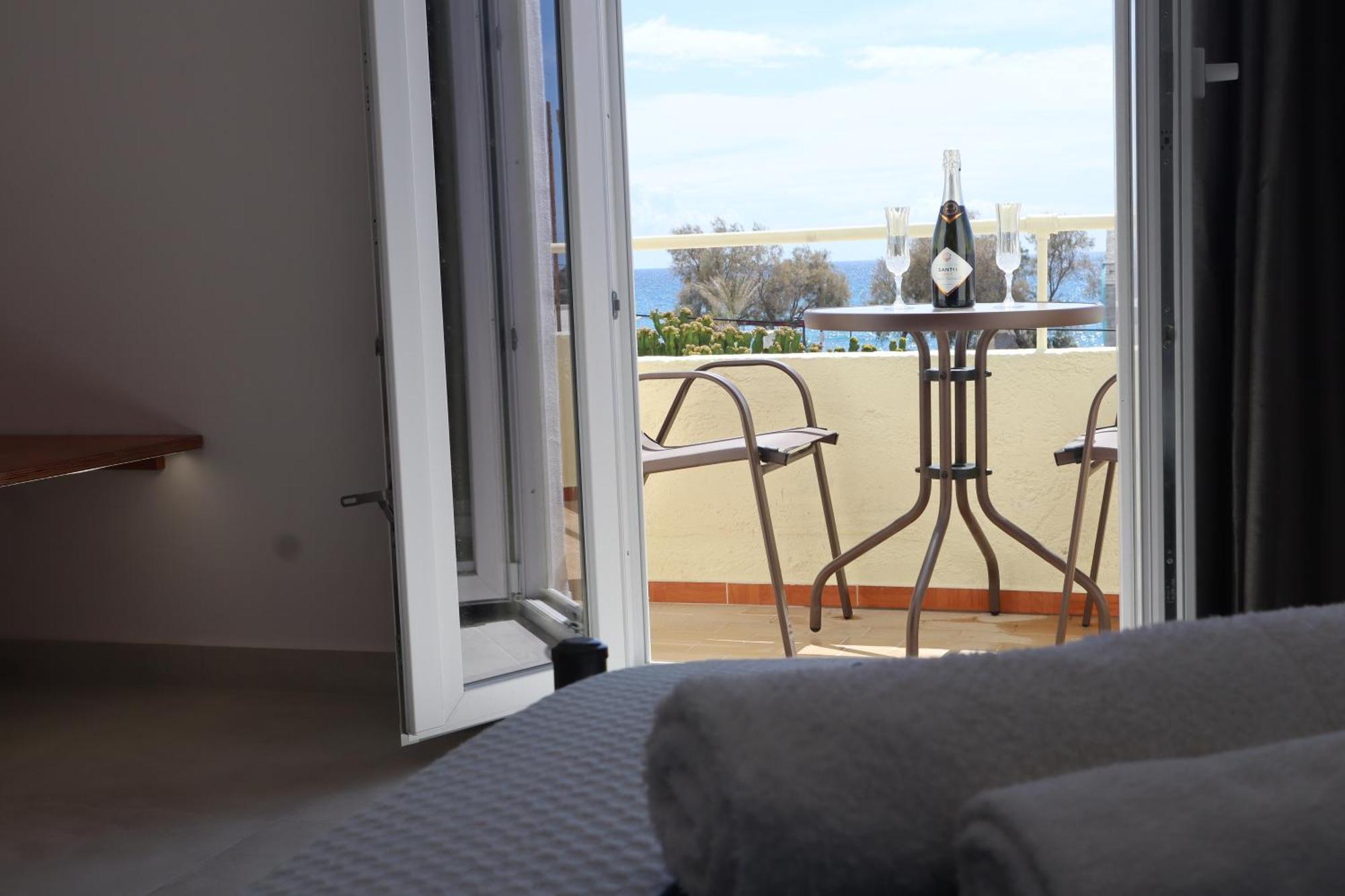 Pension St.George Rooms & Studios Perissa Exterior foto